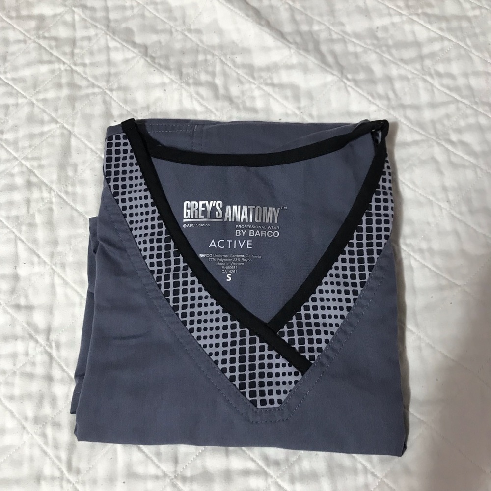 Grey anatomy active scrub set